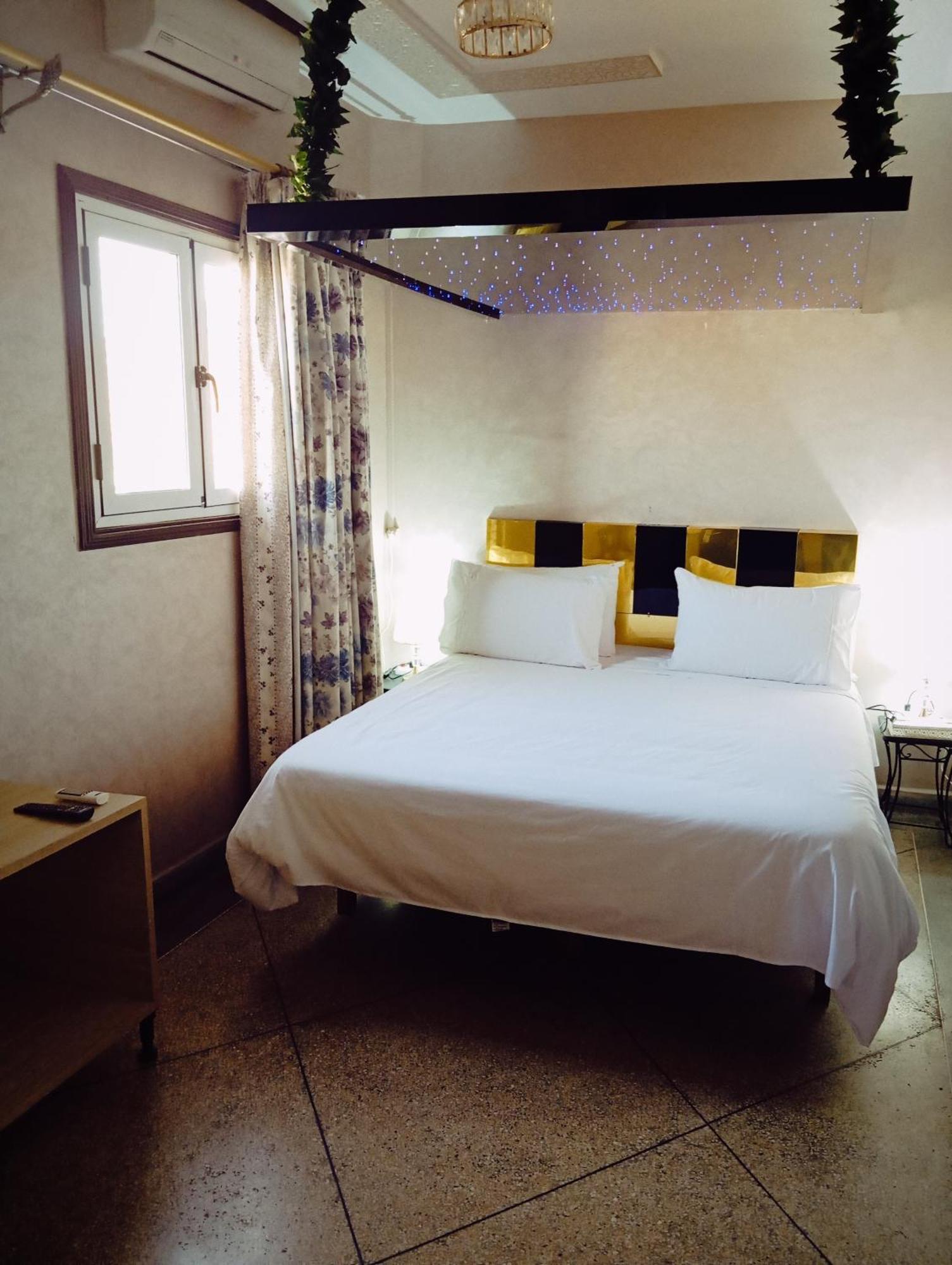 Hotel Lahlou Riad Cafeteria Oujda Exteriör bild